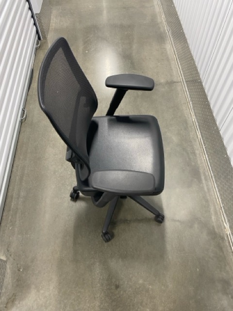 Allsteel Relate Chair – Fully Loaded with Adjustable Arms - Image 2